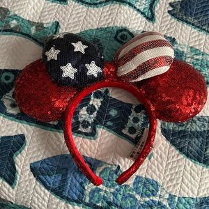 Minnie Mouse ears